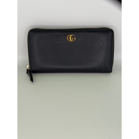 EUC Gucci GG Full Zip Black and Gold Wallet - Picture 1 of 8